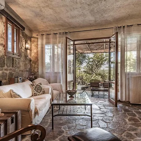 Villa Gioia - Secret Gem With Private Garden Katastárion Buitenkant foto